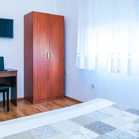 Rajic Πανσιόν 3*